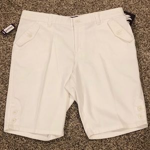 Glloria Vanderbilt White Shorts Size 14P Petites